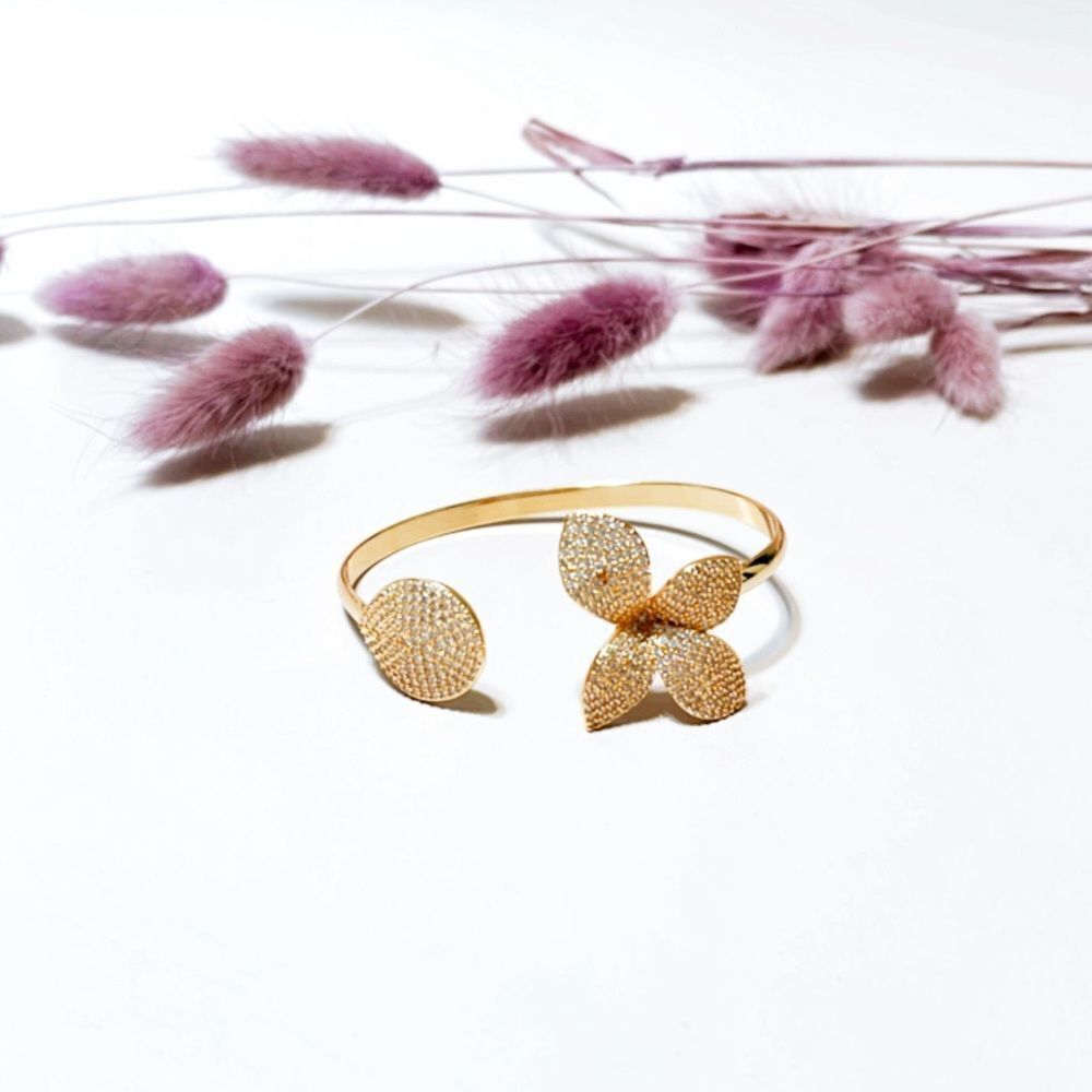 Diamond flower bracelet C39 - Picture 4 of 6